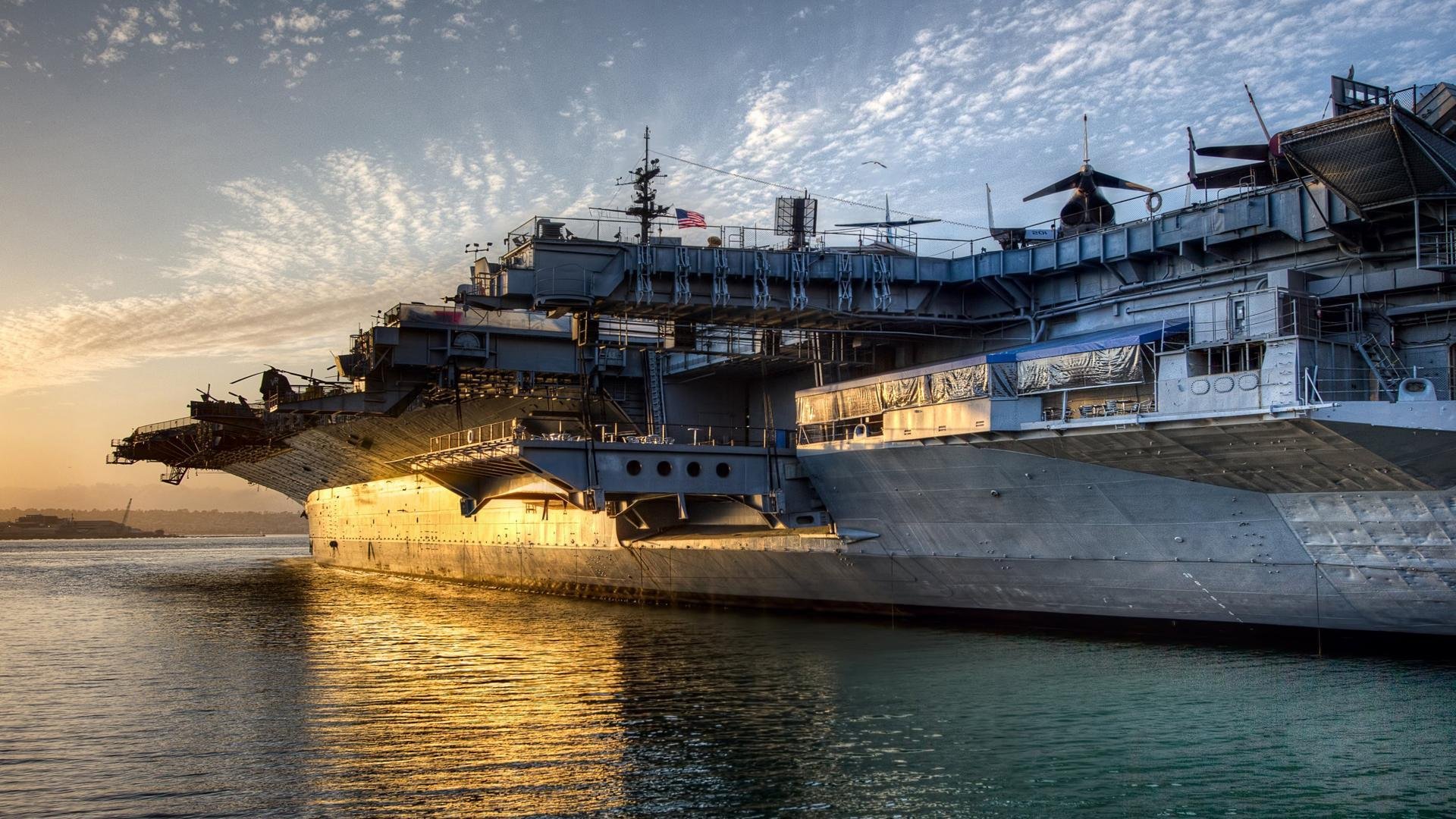 比赛高潮集锦：每个瞬间都令人血脉喷张，形容比赛到了高潮的成语