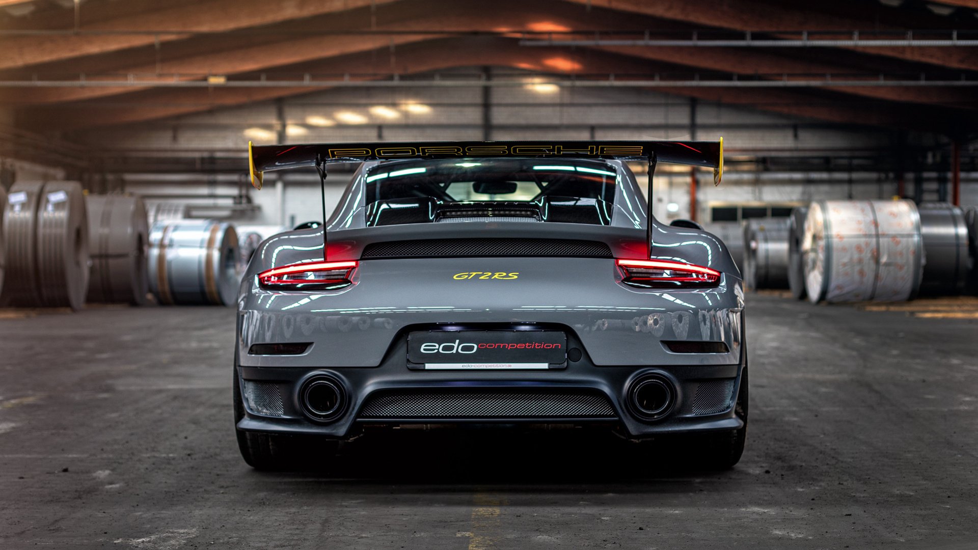 中立B男队在冲刺段更具攻击性，中立球员